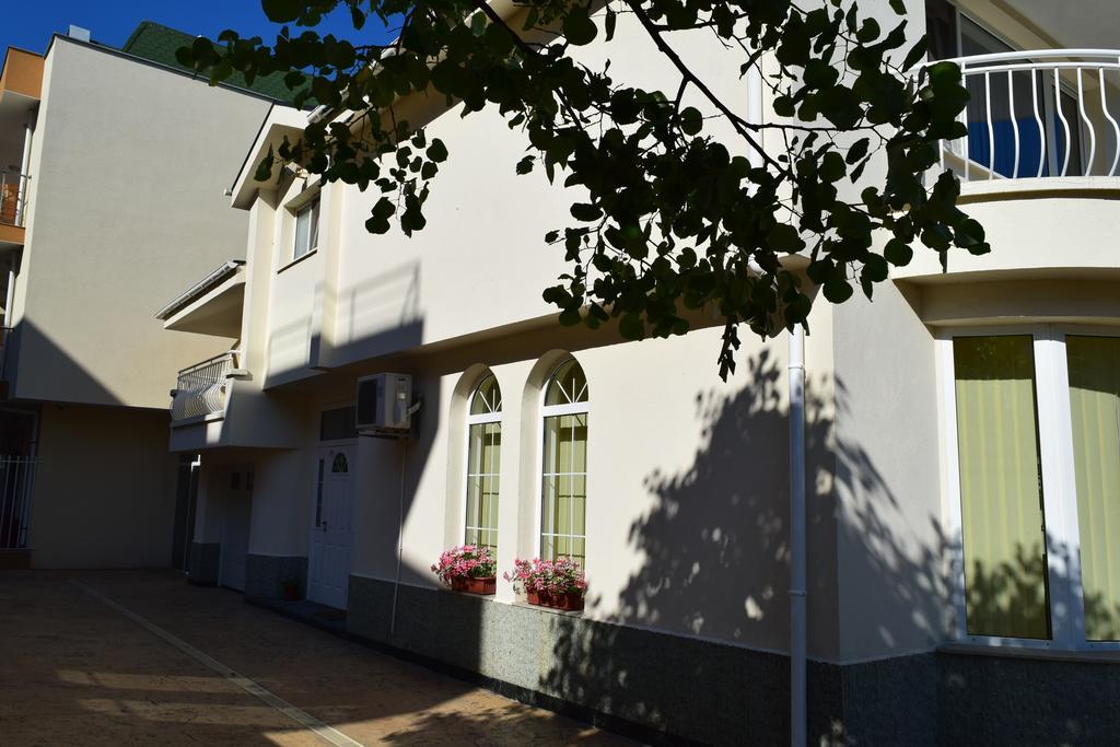 Hotel Eva Ravda Exterior photo